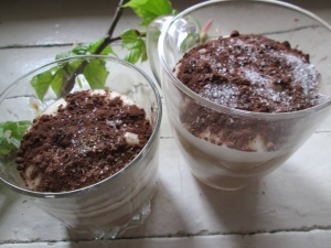 Десерт из пряников и творога без выпечки 