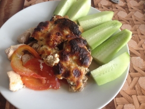 Диетическая куриная запеканка с грибами и помидорами 