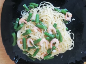 Диетическая паста с креветками и стручковой фасолью 