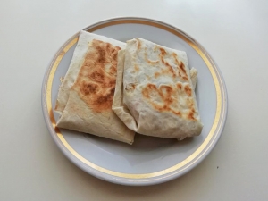 Диетические конвертики из лаваша с тунцом 