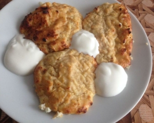 Диетические сырники в духовке: рецепт с фото 