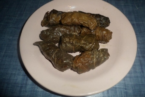Долма в виноградных листьях 