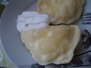 Домашние украинские вареники с творогом из теста на сыворотке 