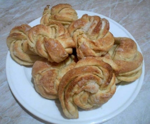 Дрожжевые булочки с сахаром на воде 