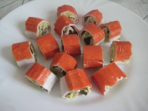 Фаршированные крабовые палочки грибами и сыром 