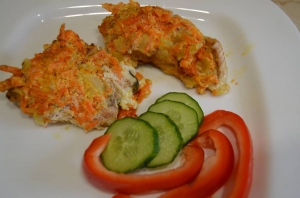 Горбуша запеченная в мультиварке с морковью и луком 