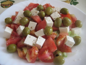 Греческий салат с брынзой 
