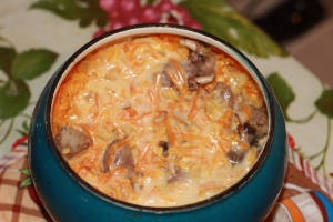 Гречка с куриными сердечками в горшочке 