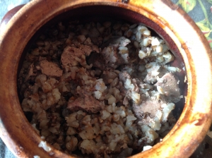 Гречка с печенью в горшочках в духовке 