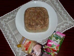 Холодец из свиных ножек и курицы 