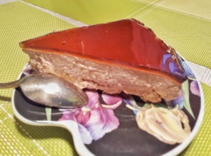 Холодный шоколадный чизкейк из творога с кленовым сиропом 