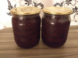 Икра из свеклы с чесноком на зиму (через мясорубку) 