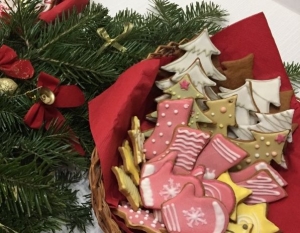 Имбирные пряники с корицей и цедрой с глазурью 