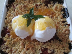 Ягодный крамбл с кукурузной мукой 