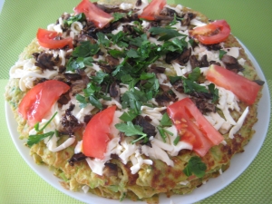 Кабачковый торт с грибами, сыром и помидорами 