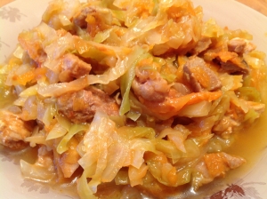 Капуста с курицей тушеная в мультиварке 