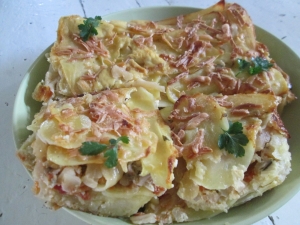 Картофельная запеканка с мясом и капустой 