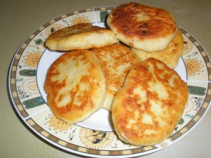 Зразы с творогом и жареным луком 