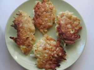 Картофельные драники с капустой 