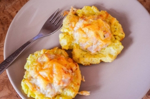 Картофельные гнезда с курицей и сыром 