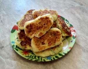 Картофельные зразы с зеленым луком и чесноком 