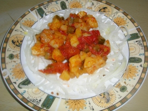 Картофельный салат с вялеными помидорами 