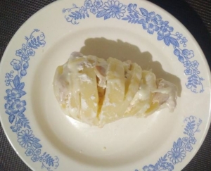 Картошка-гармошка с курицей и сыром детям 1,5 года 