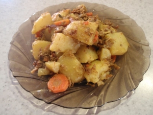 Картошка с тушенкой в мультиварке 