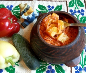 Картошка со сметаной и сыром в горшочке без мяса 