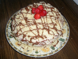 Клубнично-банановый торт со сметаной 