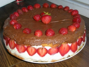 Клубничный торт "Фрезье" с кремом муслин с желатином 