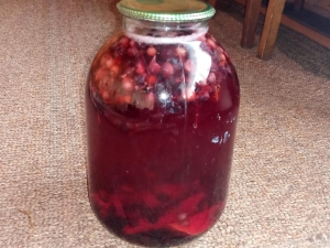 Компот ассорти с грушами и черной рябиной 