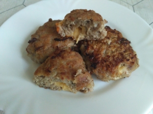 Котлеты с сыром внутри 
