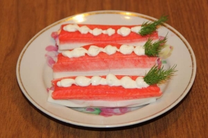 Крабовые палочки фаршированные свеклой 