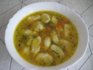 Куриный суп с картофельными клецками 