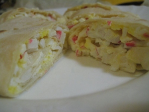 Лаваш с крабовыми палочками и плавленым сыром 