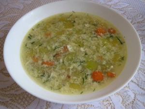 Легкий суп с кабачками и яйцом 