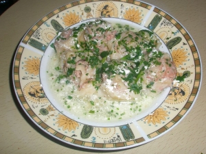 Ленивые домашние пельмени "Розочки" в сметанном соусе 