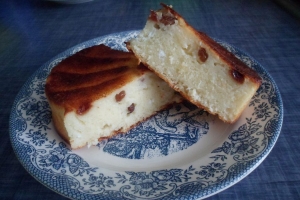 Манник на кефире с изюмом без муки 