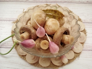Маринованные грибы быстрого приготовления 