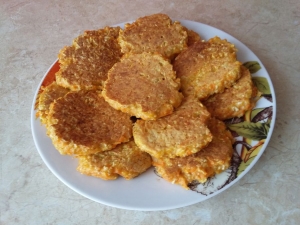 Морковные котлеты с овсянкой на кефире для детей от 10 месяцев 