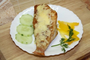 Морской окунь с сыром 