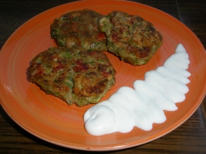 Низкокалорийные оладьи из кабачка и курицы 