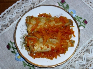 Нототения с овощами и томатным соусом  жареная на сковороде 