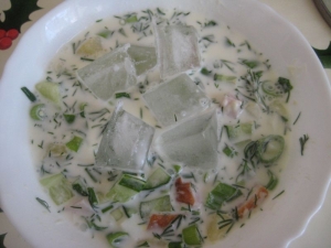 Окрошка классическая с колбасой и лимонной кислотой 