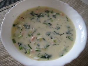 Окрошка с сосисками на сметане 