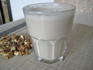 Ореховое молоко из грецких орехов 