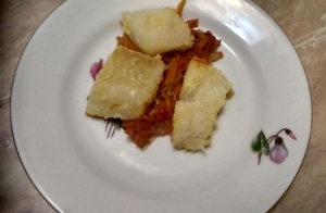 Палтус с овощами на сковороде 