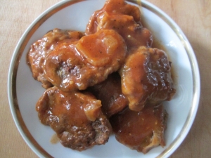 Печеночные оладьи в томатном соусе 