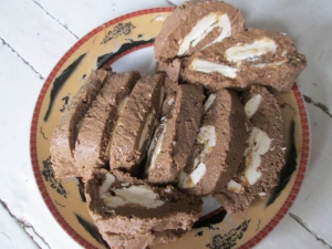 Печеночный рулет с маслом 